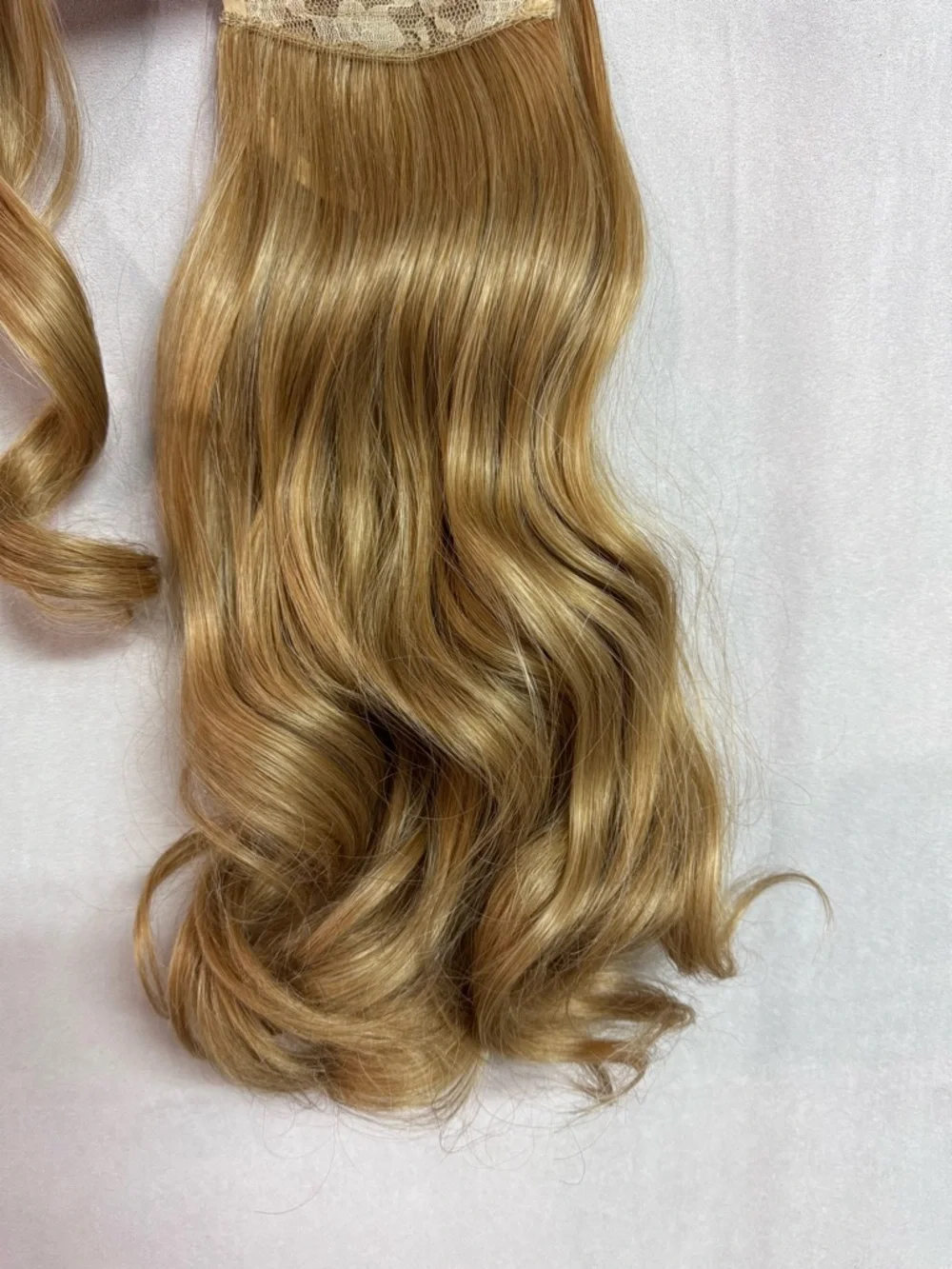 Synthetic 18" Wrap Around Blonde Wavy Ponytail- Natural Look Extension - Picture 4 of 5
